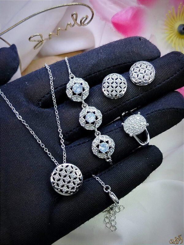 Stylish Jewellery set - Image 8