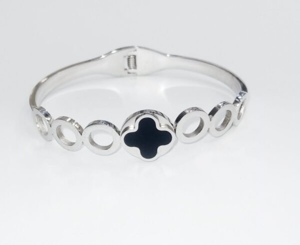 Four-Leaf Clover Bracelet D2