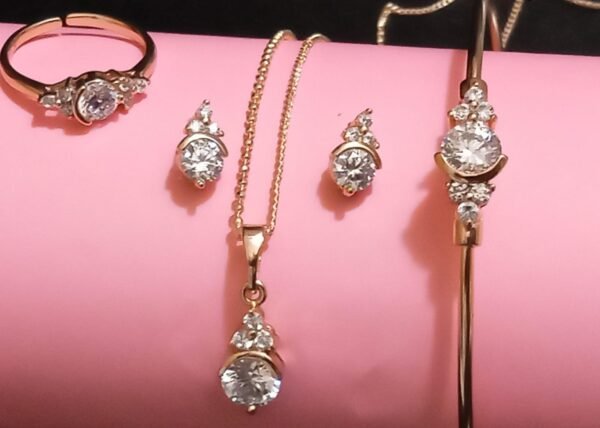 Locket Set with Bracelet - Image 4