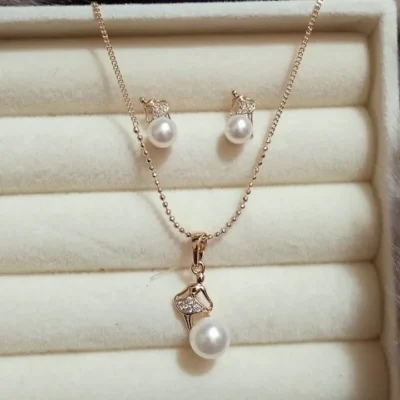 Elegant Pearl Jewelry Set