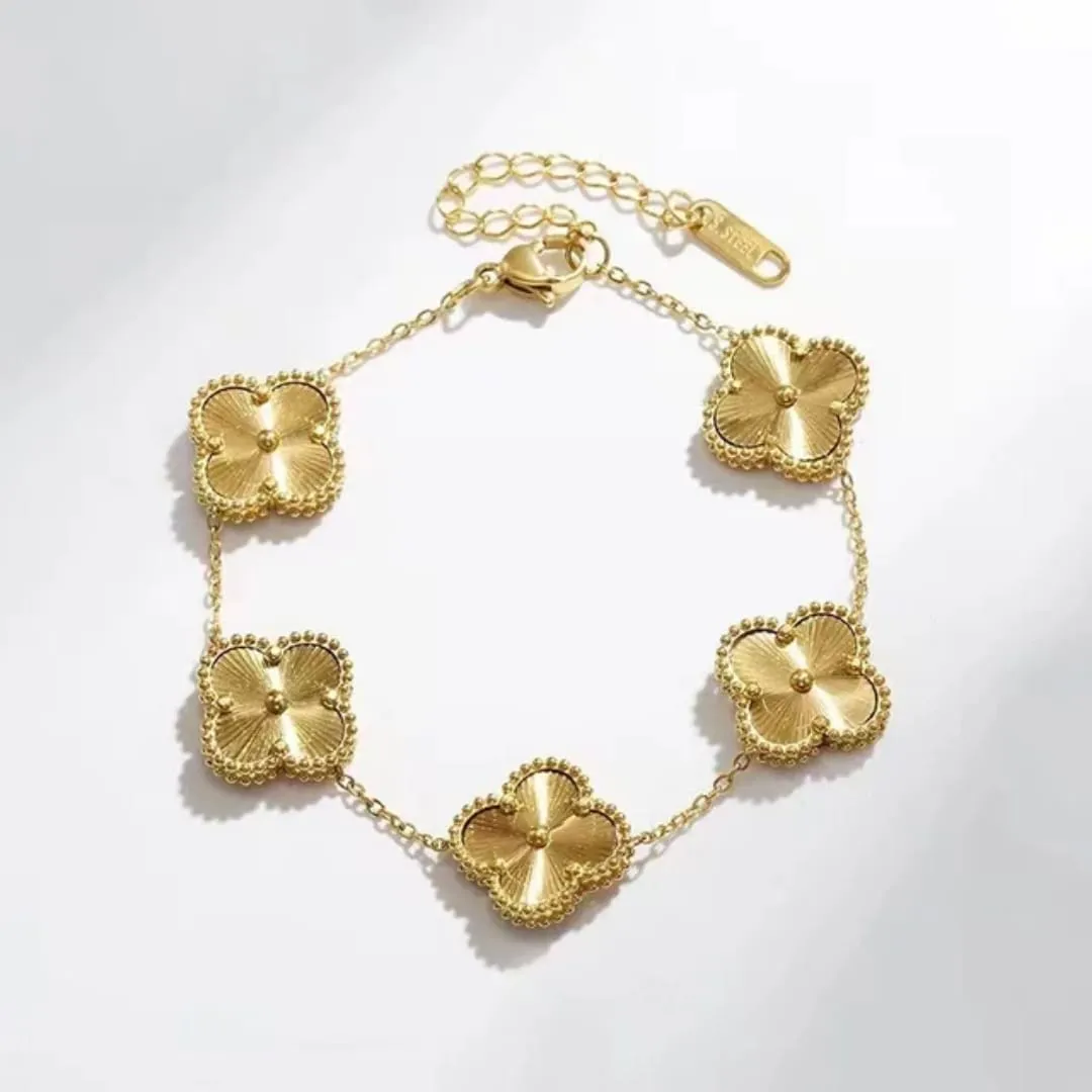 Gold Clover Bracelet - Image 4