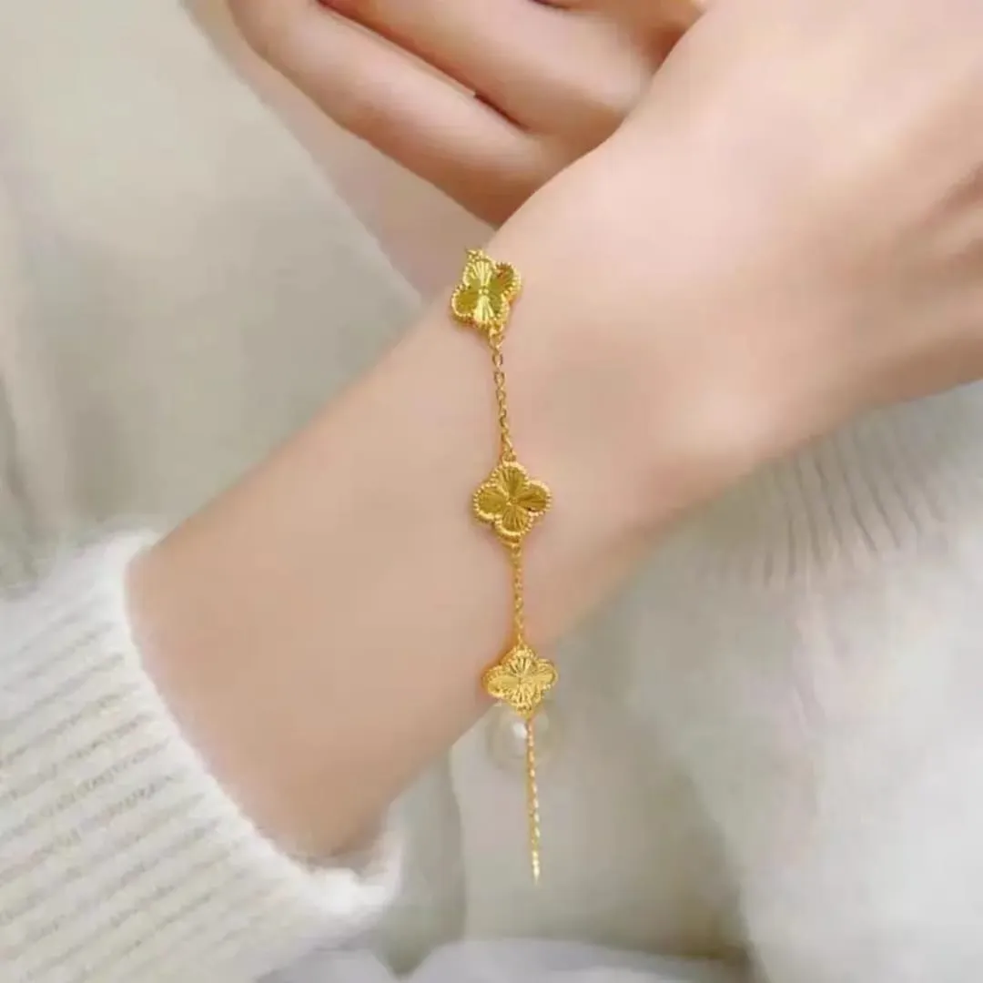 Gold Clover Bracelet - Image 3