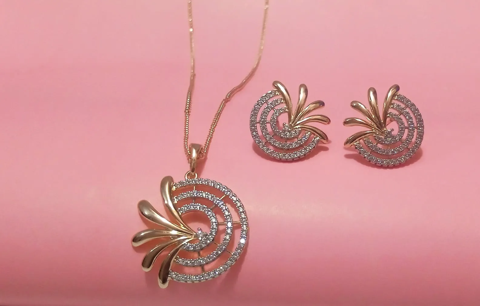 Elegant Spiral Jewelry Set - Image 2