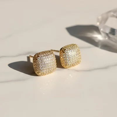 Elegant cushion-shaped Stud Earrings