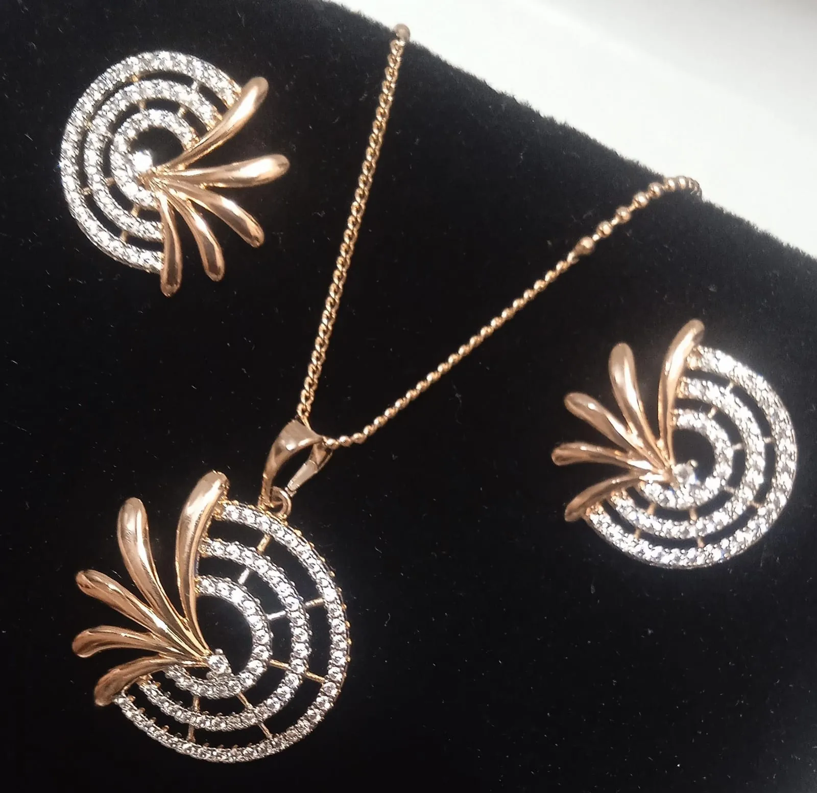 Elegant Spiral Jewelry Set