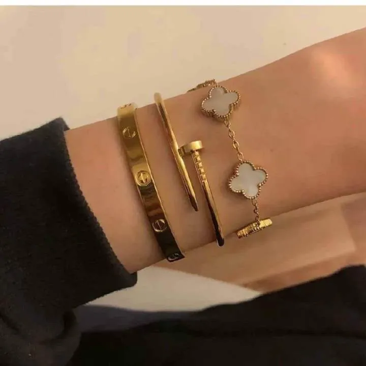 Elegant Gold Bracelet Set - Image 2