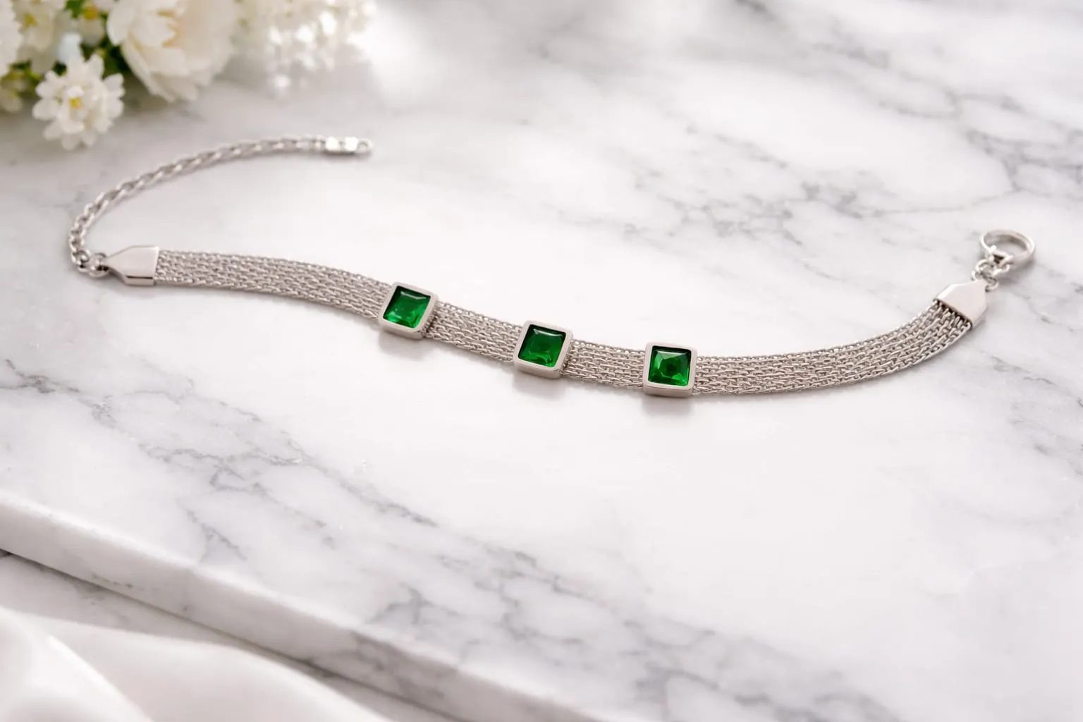 Elegant Bracelet with Green Stones - Image 3