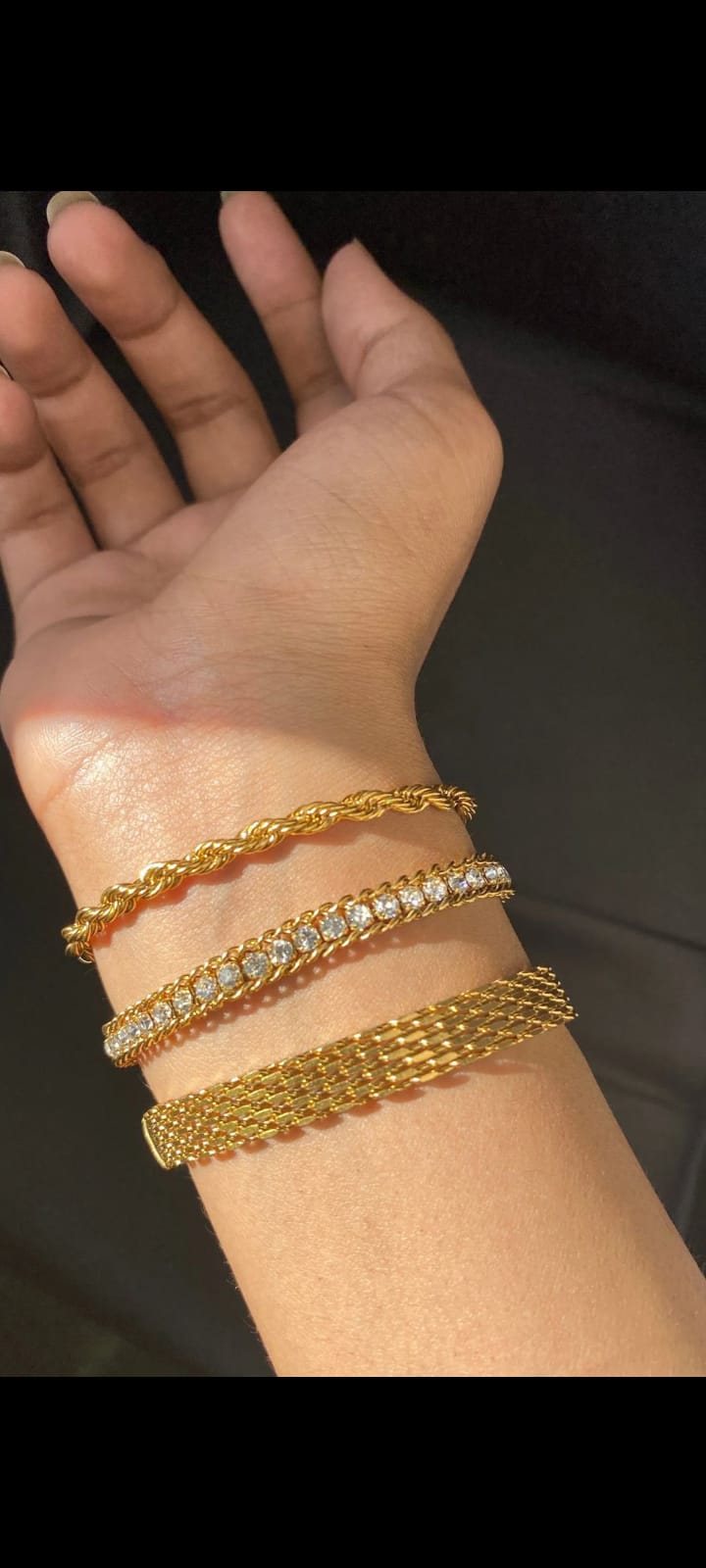 Elegant Gold Bracelet Set - Image 3