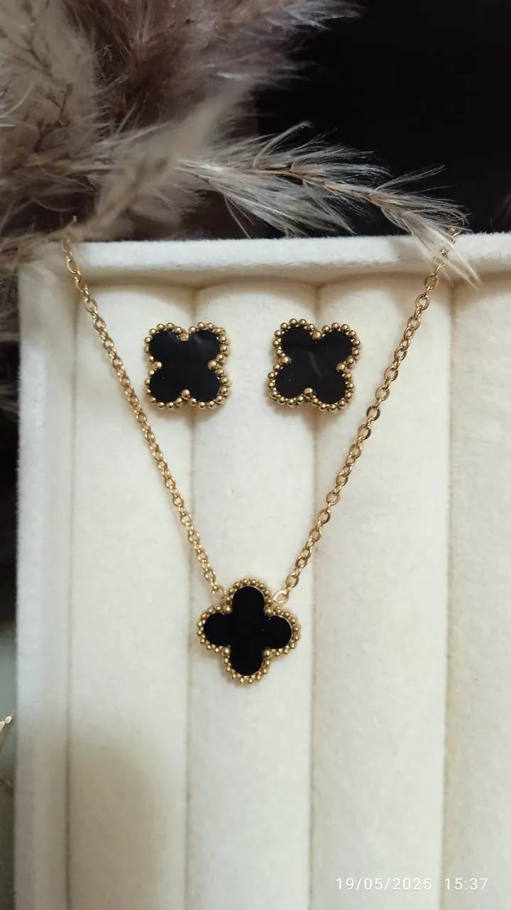 Black Clover Jewelry Set