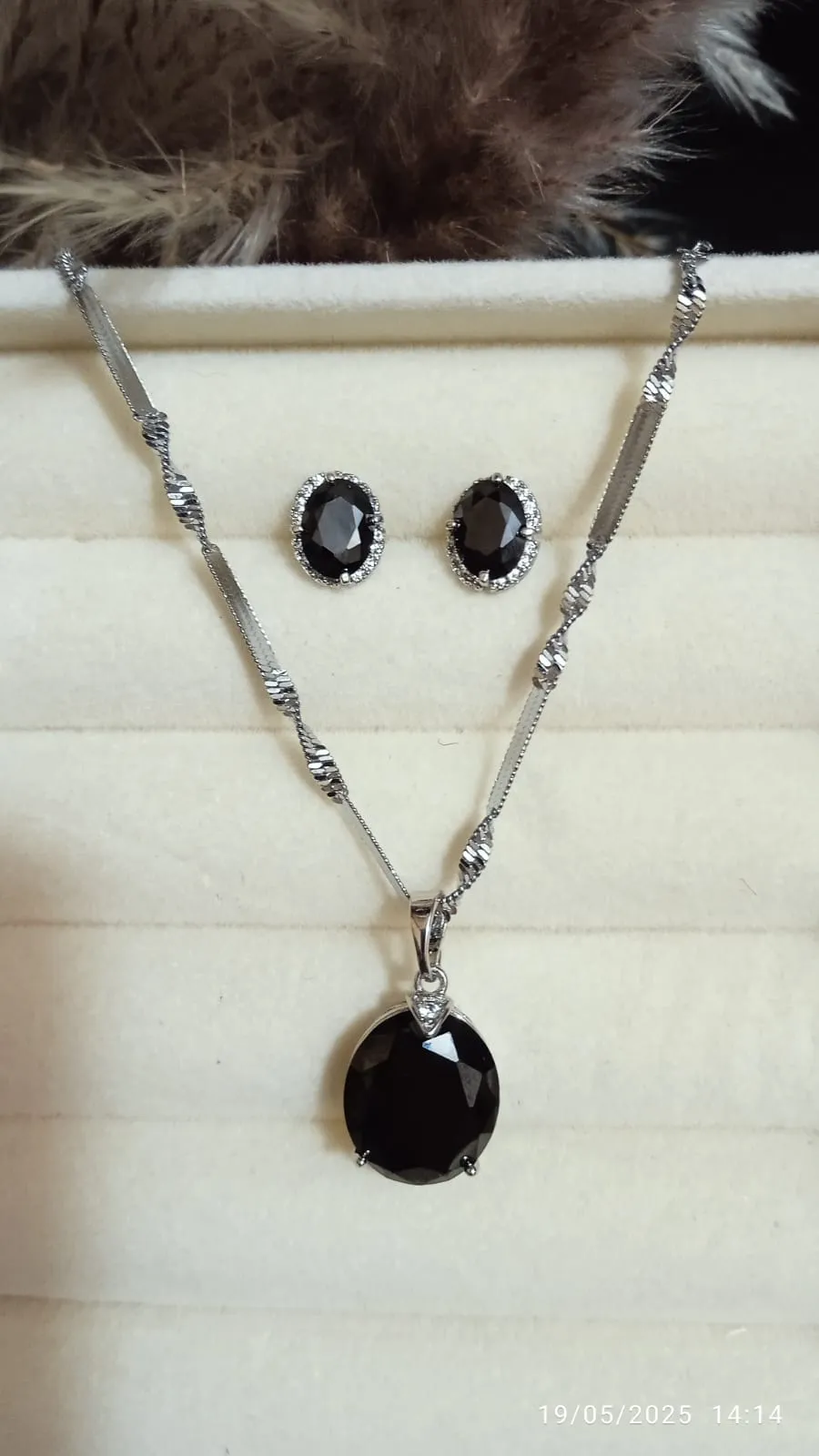 Elegant Black Stone Jewelry Set