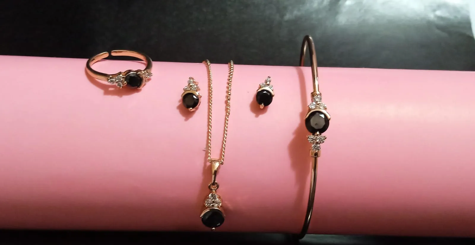 Elegant Black Stone Jewelry Set - Image 2