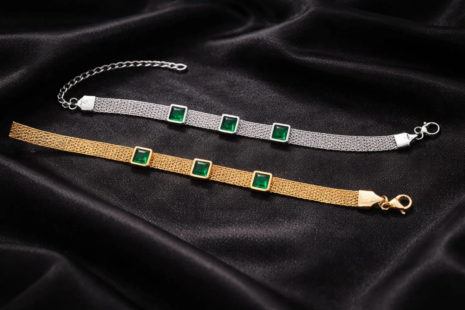 Elegant Bracelet with Green Stones - Image 7