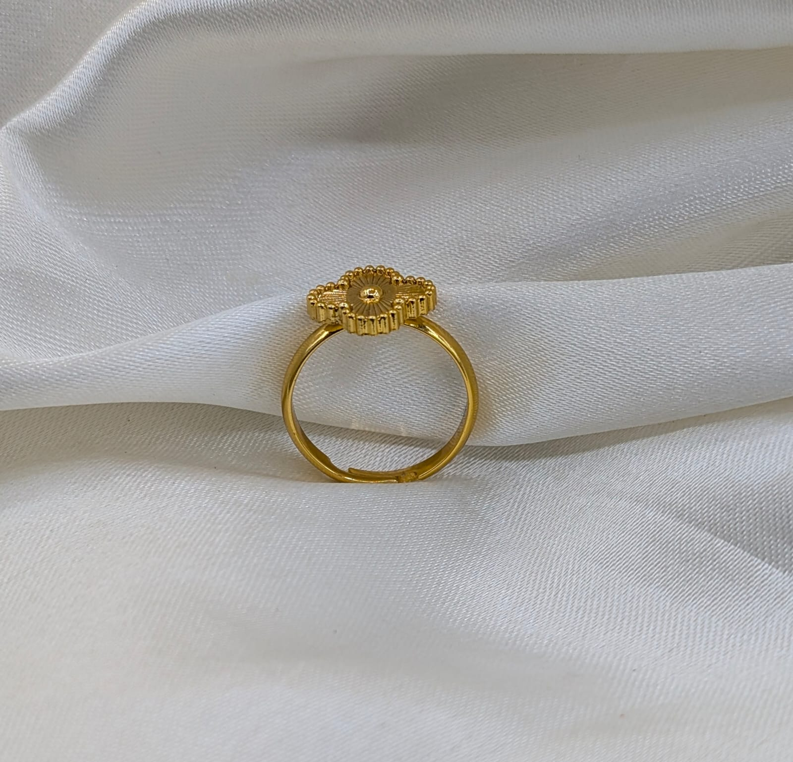 Golden Clover Ring - Image 4