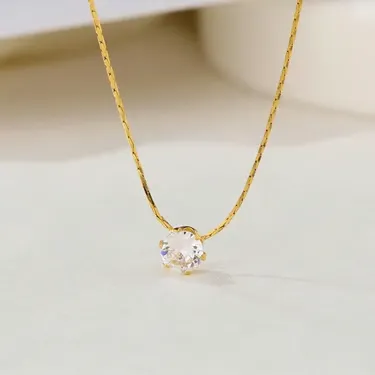 Elegant Gold Necklace with Solitaire Pendant - Image 5